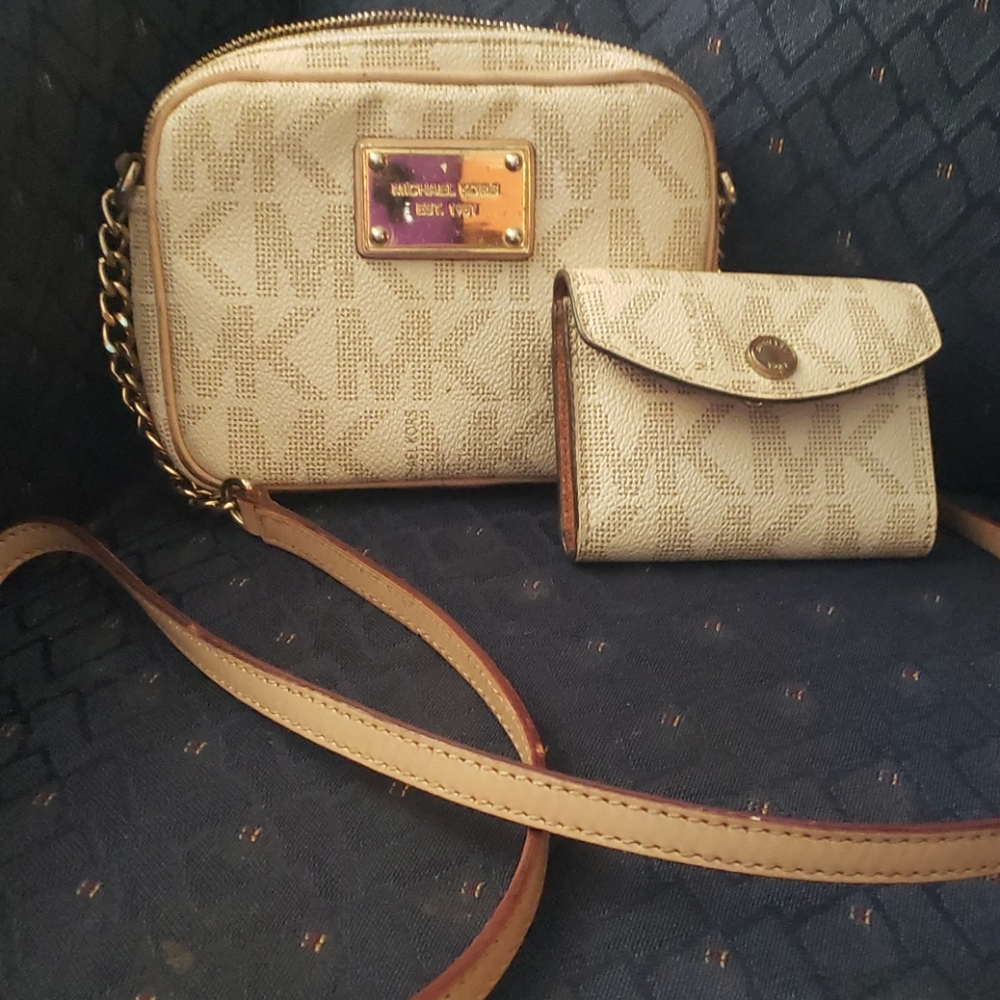 Small MK crossbody with wallet